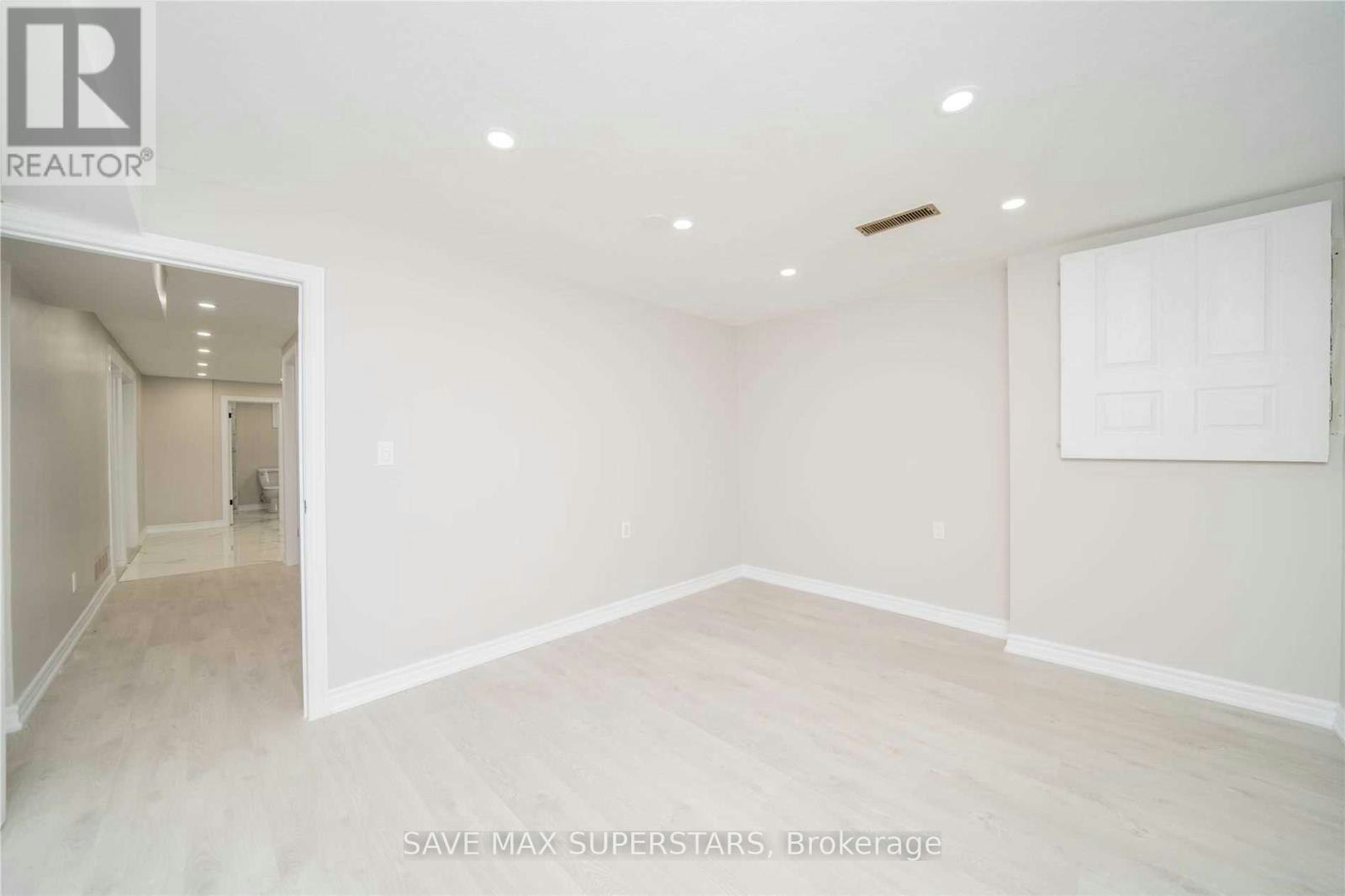 B-372 Adelaide Avenue, Oshawa, ON, L1J 2R6 - 13