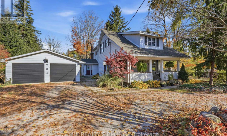 781 Commissioners Road W