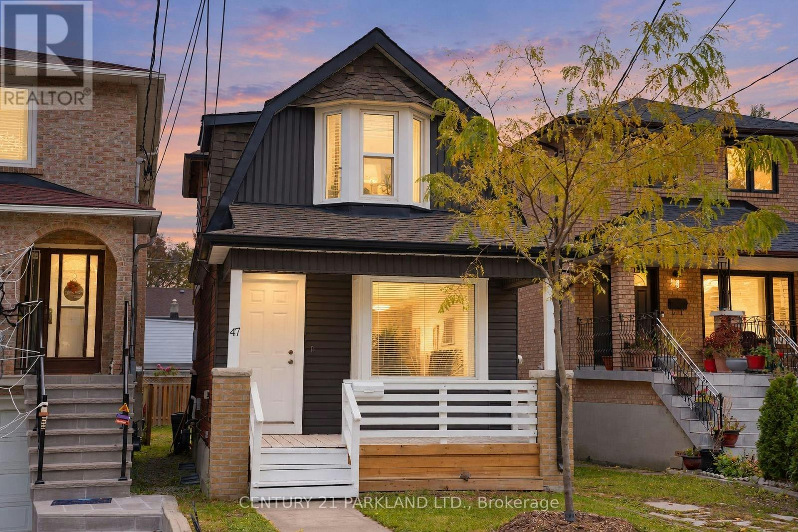 47 King Edward Avenue, Toronto, ON, M4C 5J5