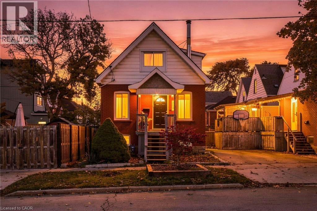 304 Rosslyn Avenue N, Hamilton, ON, L8L 7R3