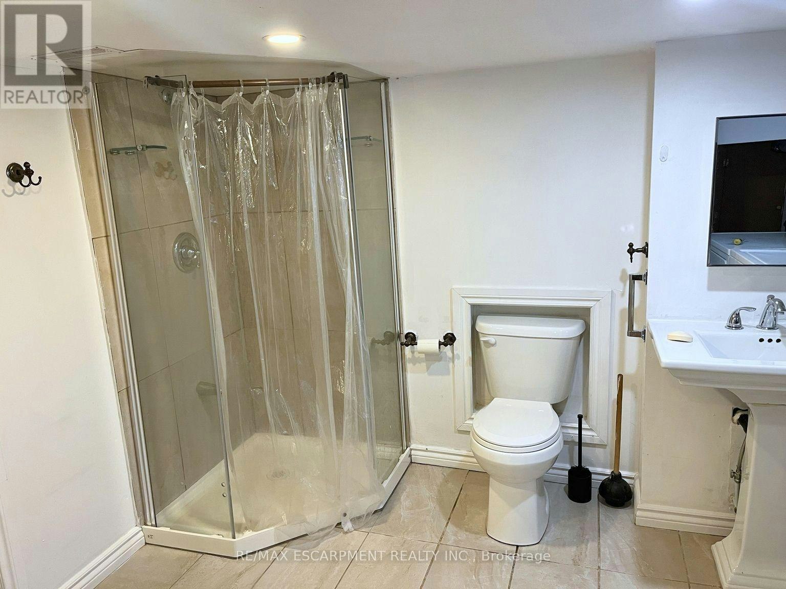 LOWER-255 Wallace Avenue S, Welland, ON, N0A 1L0 - 2