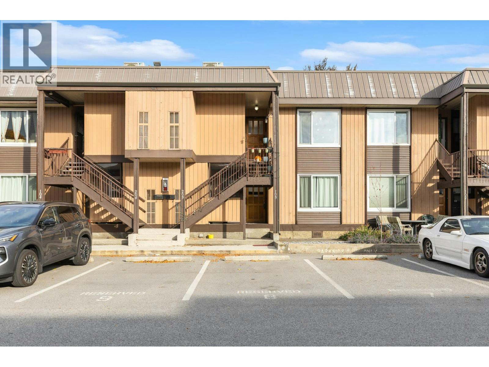 203-1660 Ufton Court, Kelowna, BC, V1Y 8G7