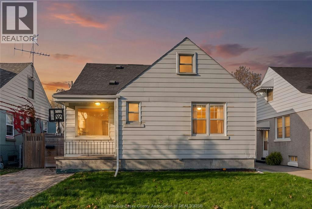2441 Kildare, Windsor, ON, N8W 2Y1