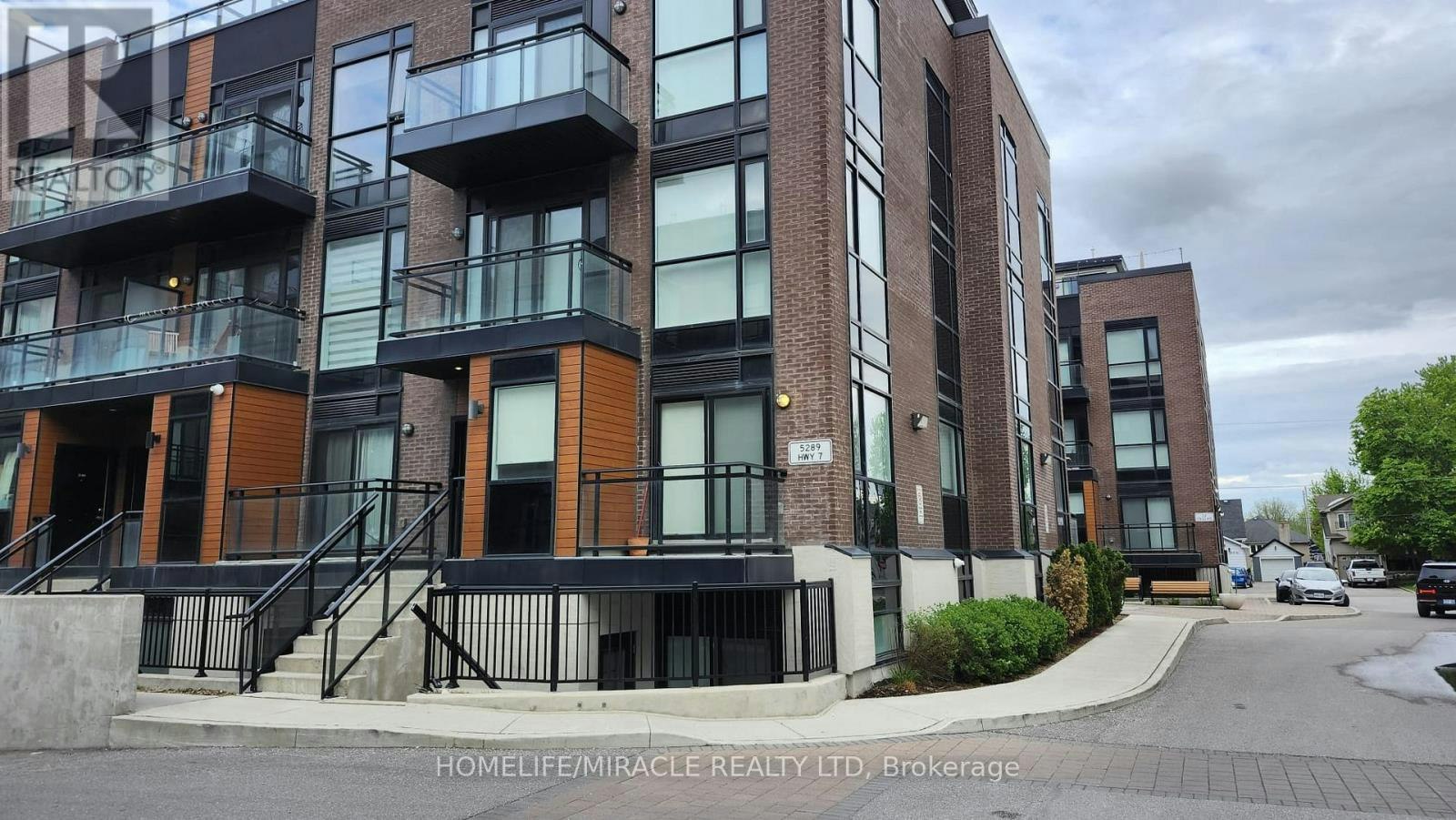D102-5289 7 Highway, Vaughan, ON, L4L 0J1