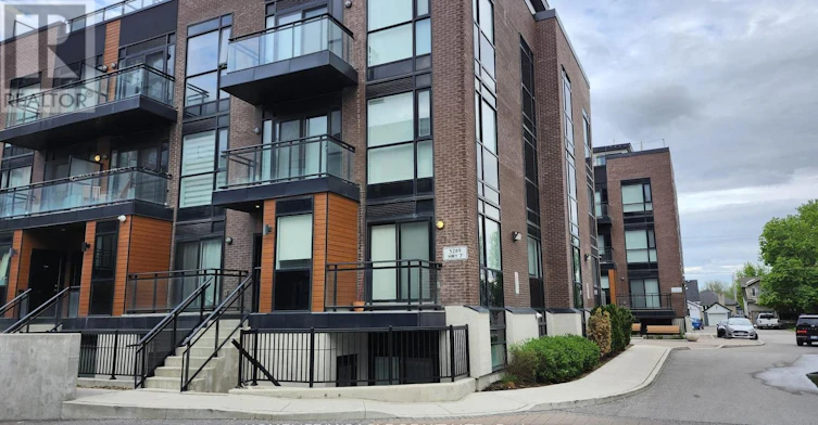 D102-5289 7 Highway, Vaughan, ON, L4L 0J1