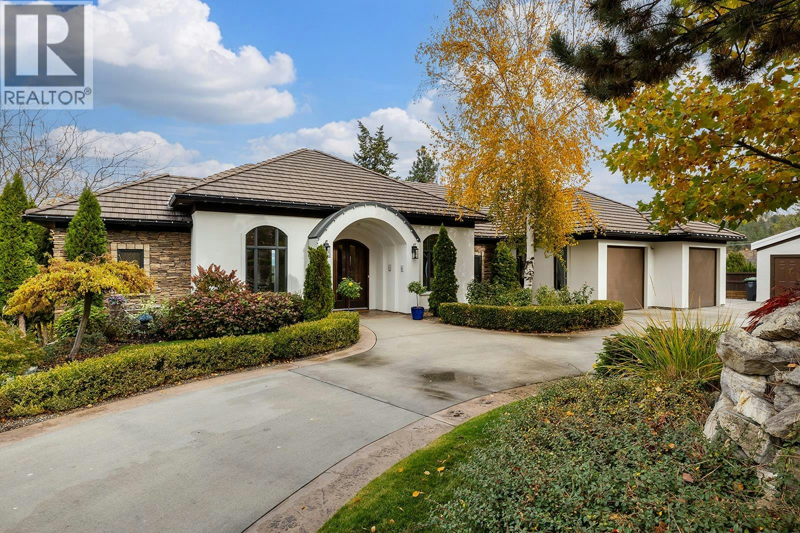 1849 Canyon Falls Court, Kelowna, BC, V1W 4A2