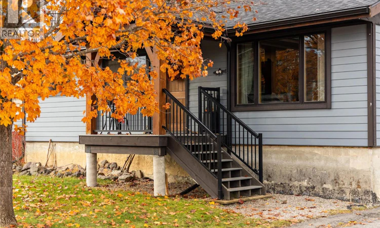 44 Mt Trinity Avenue