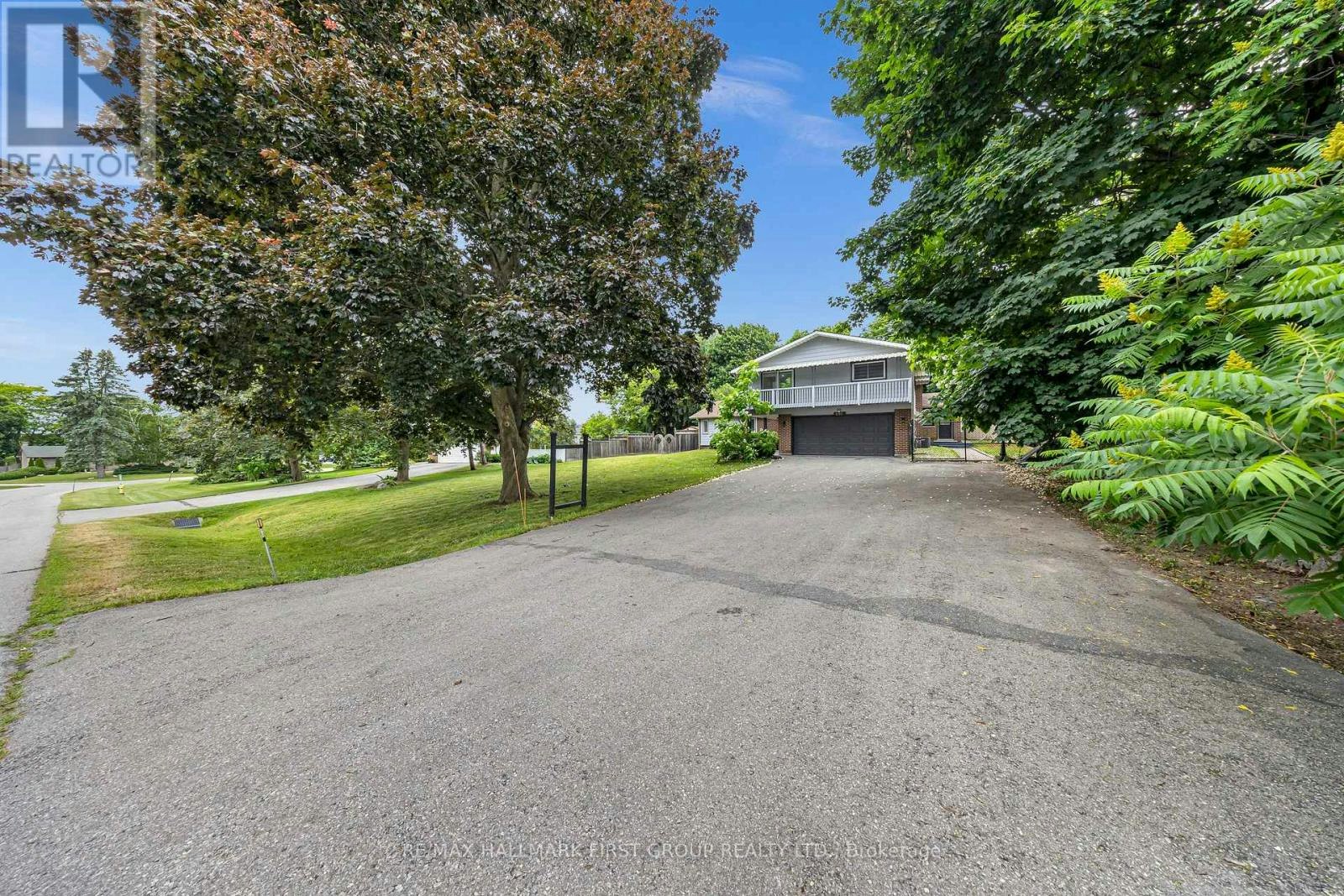890 Briarwood Drive, Oshawa, ON, L1K 2A6