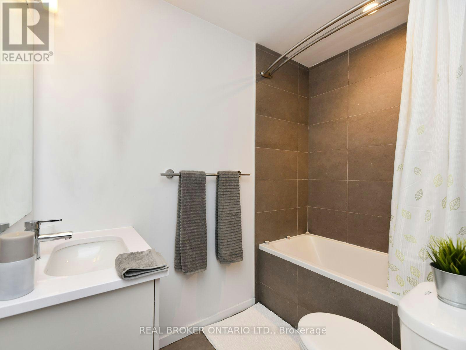 303-1000 Wellington Street W, Ottawa, ON, K1Y 2X9 - 28