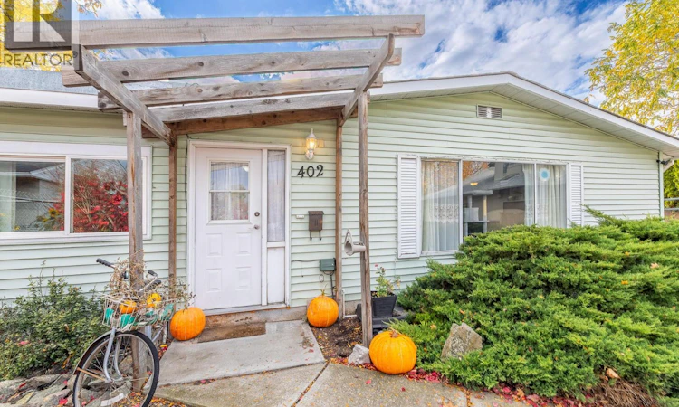 402 Conklin Avenue