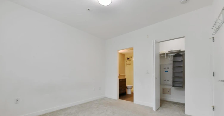 205-13963 105 Boulevard, Surrey, BC, V3T 0M9 - 13