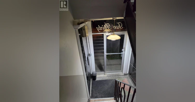 2-230 Bicknell Avenue, Toronto, ON, M6M 4G9 - 2