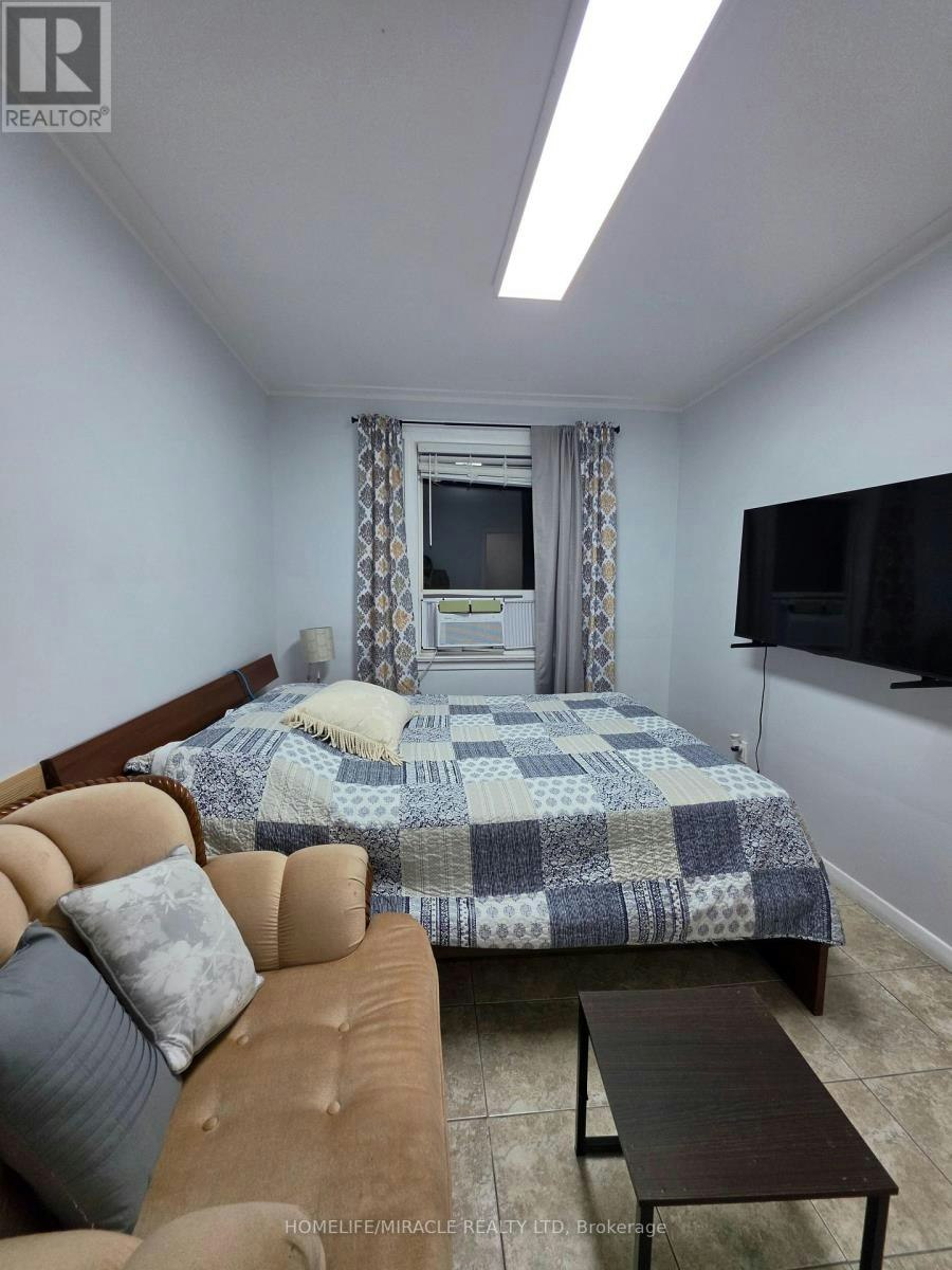 2-230 Bicknell Avenue, Toronto, ON, M6M 4G9 - 15