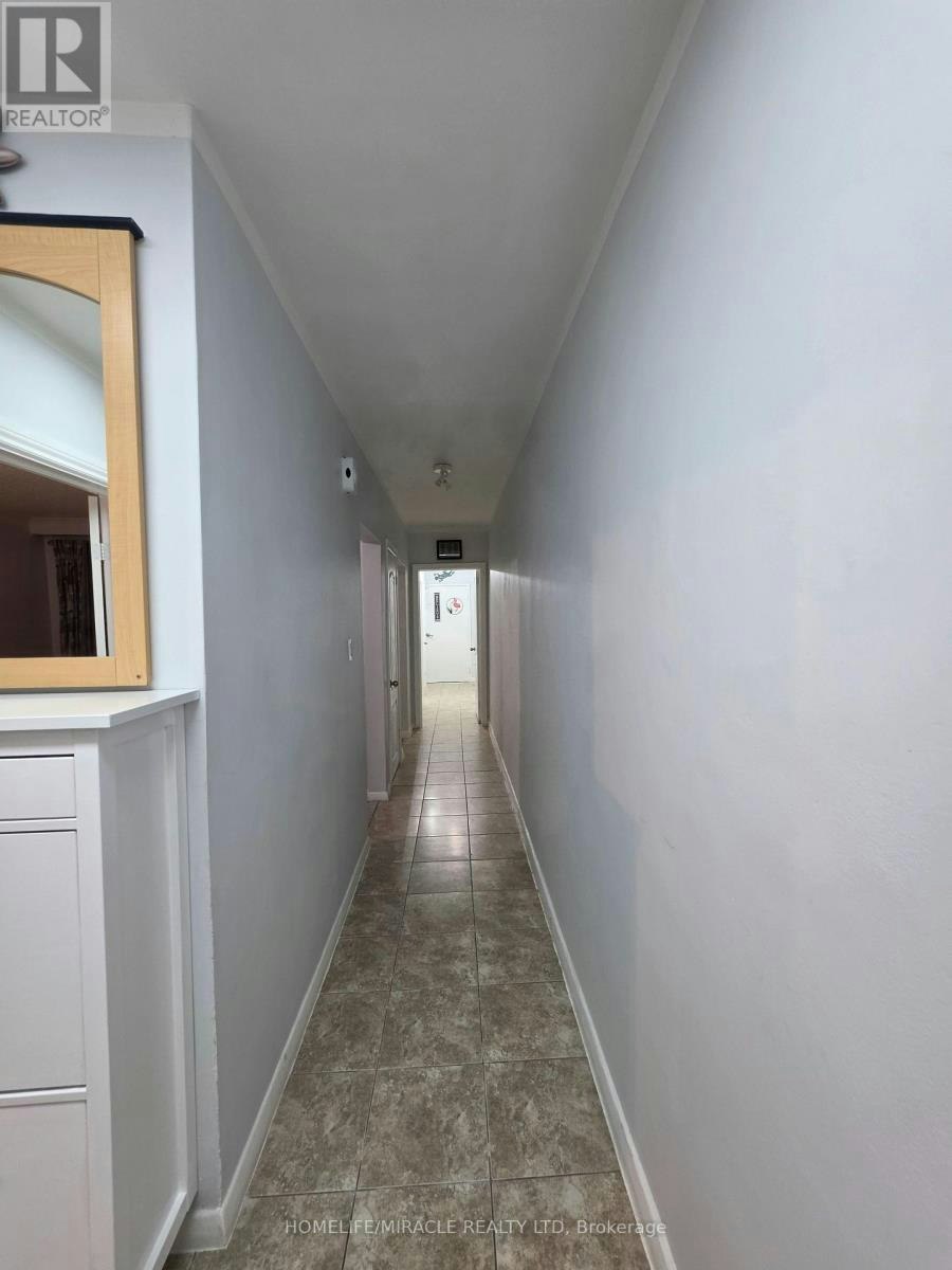 2-230 Bicknell Avenue, Toronto, ON, M6M 4G9 - 6