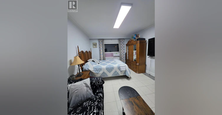 2-230 Bicknell Avenue, Toronto, ON, M6M 4G9 - 12