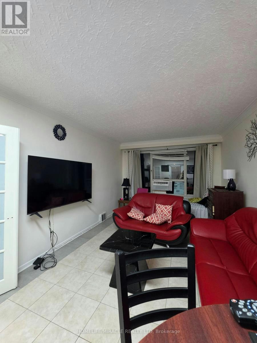 3-230 Bicknell Avenue, Toronto, ON, M6M 4G9 - 7