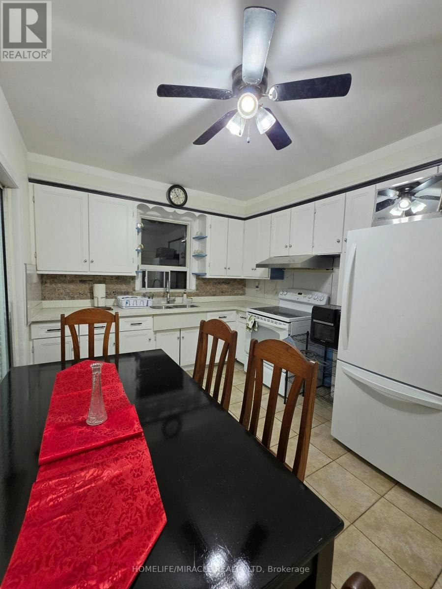3-230 Bicknell Avenue, Toronto, ON, M6M 4G9 - 9