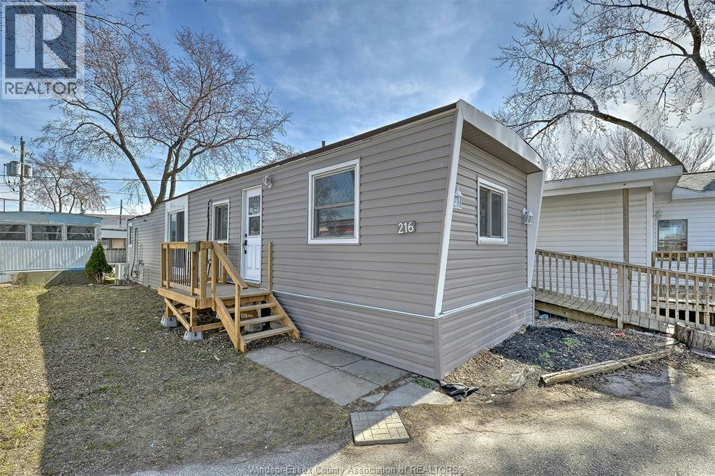 216 Barracuda Avenue, Windsor, ON, N8W 2B1