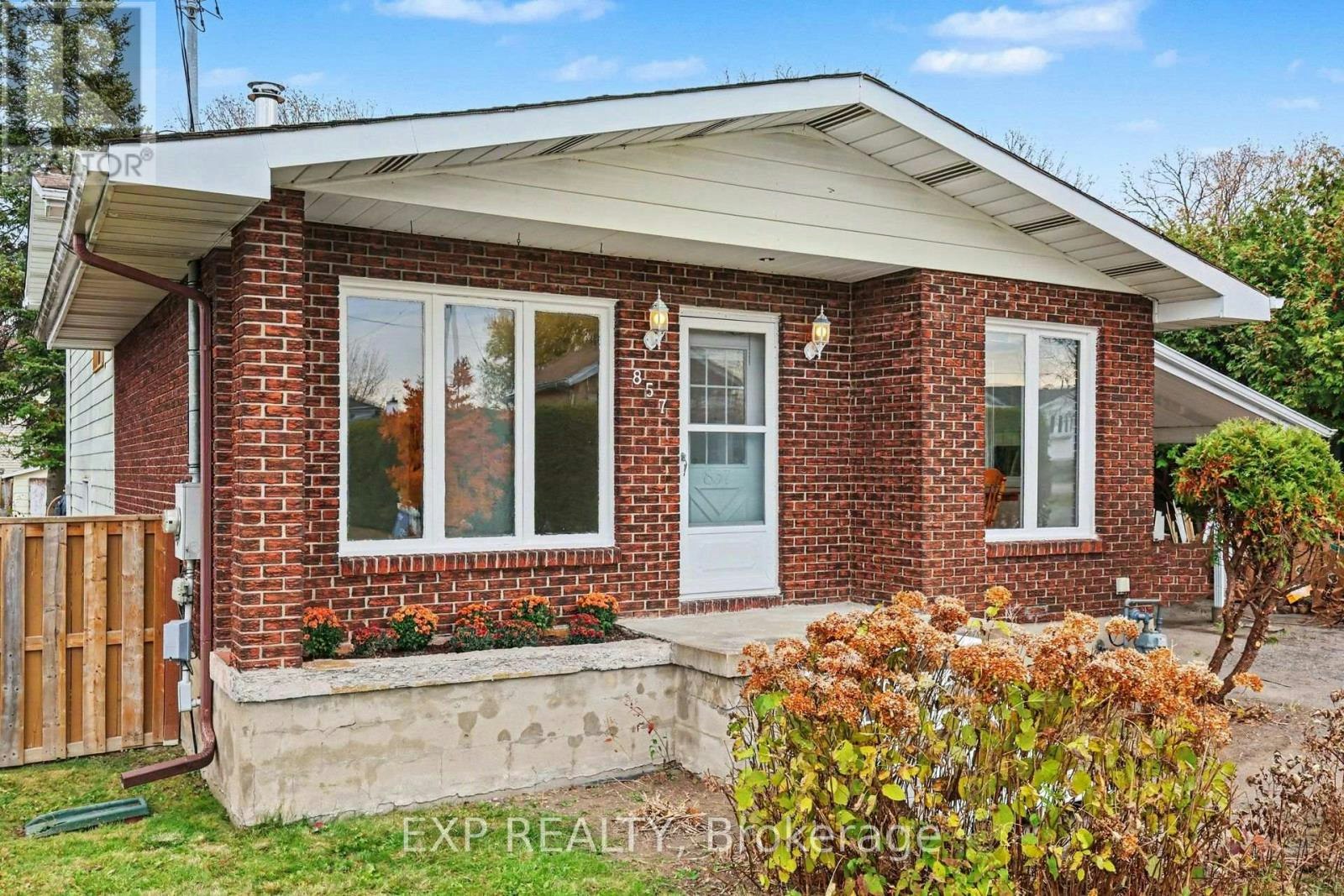 857 Willow Avenue, Ottawa, ON, K1E 1C2