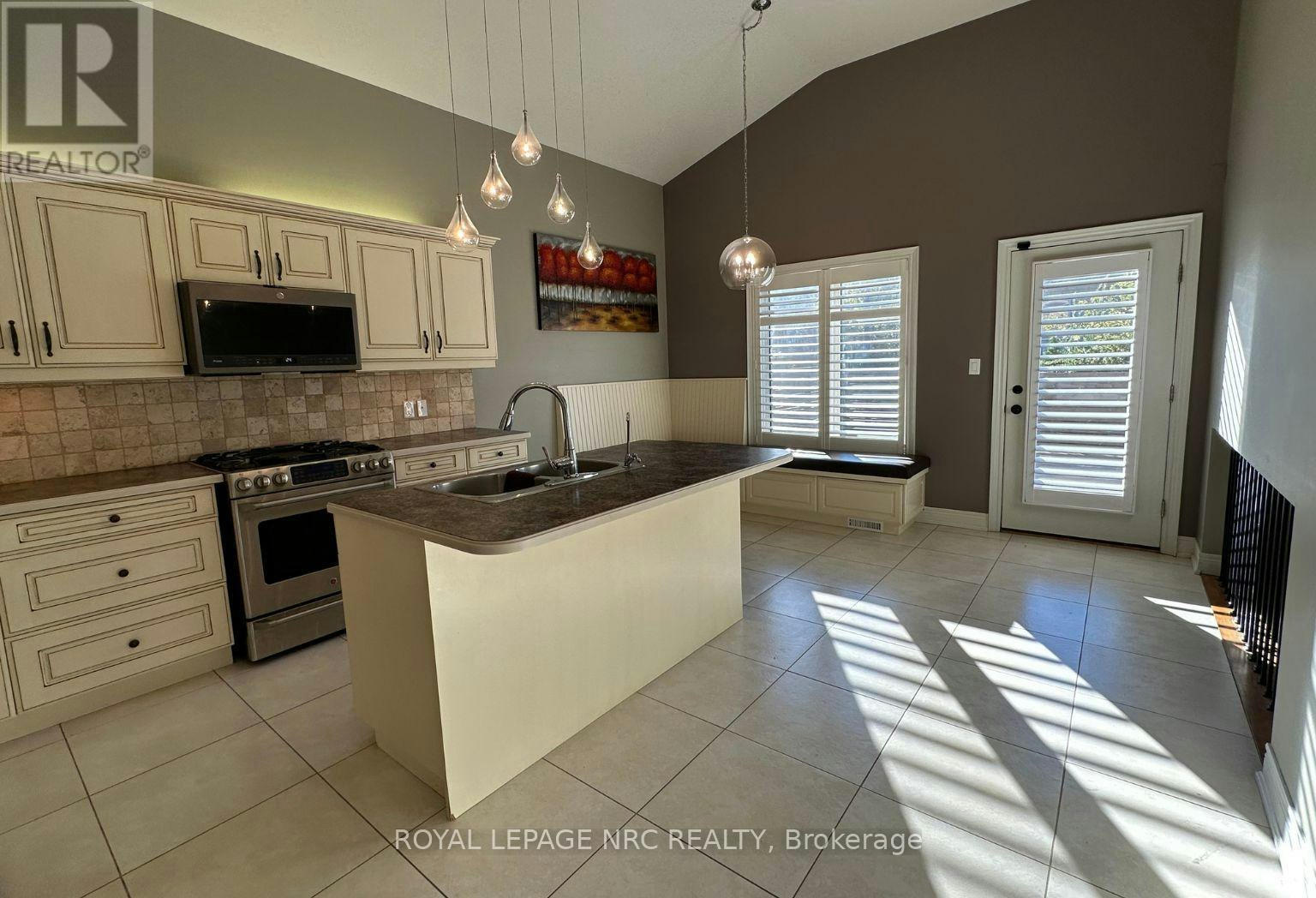 17 Willcher Drive, St. Catharines, ON, L2M 6R2 - 10