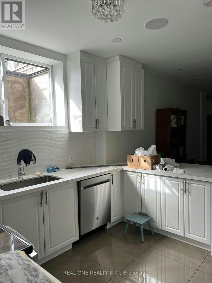 LOWER-350 Weighton Drive, Oakville, ON, L6K 2R4 - 12