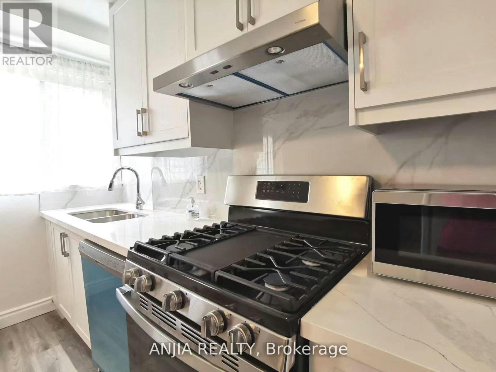 1-256 Homewood Avenue, Toronto, ON, M2R 2N3 - 3
