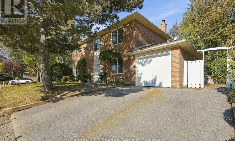 15 Ivy Green Crescent
