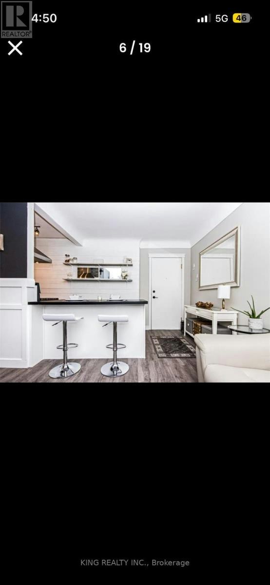 207-60 Robinson Street, Hamilton, ON, L8P 1Y9