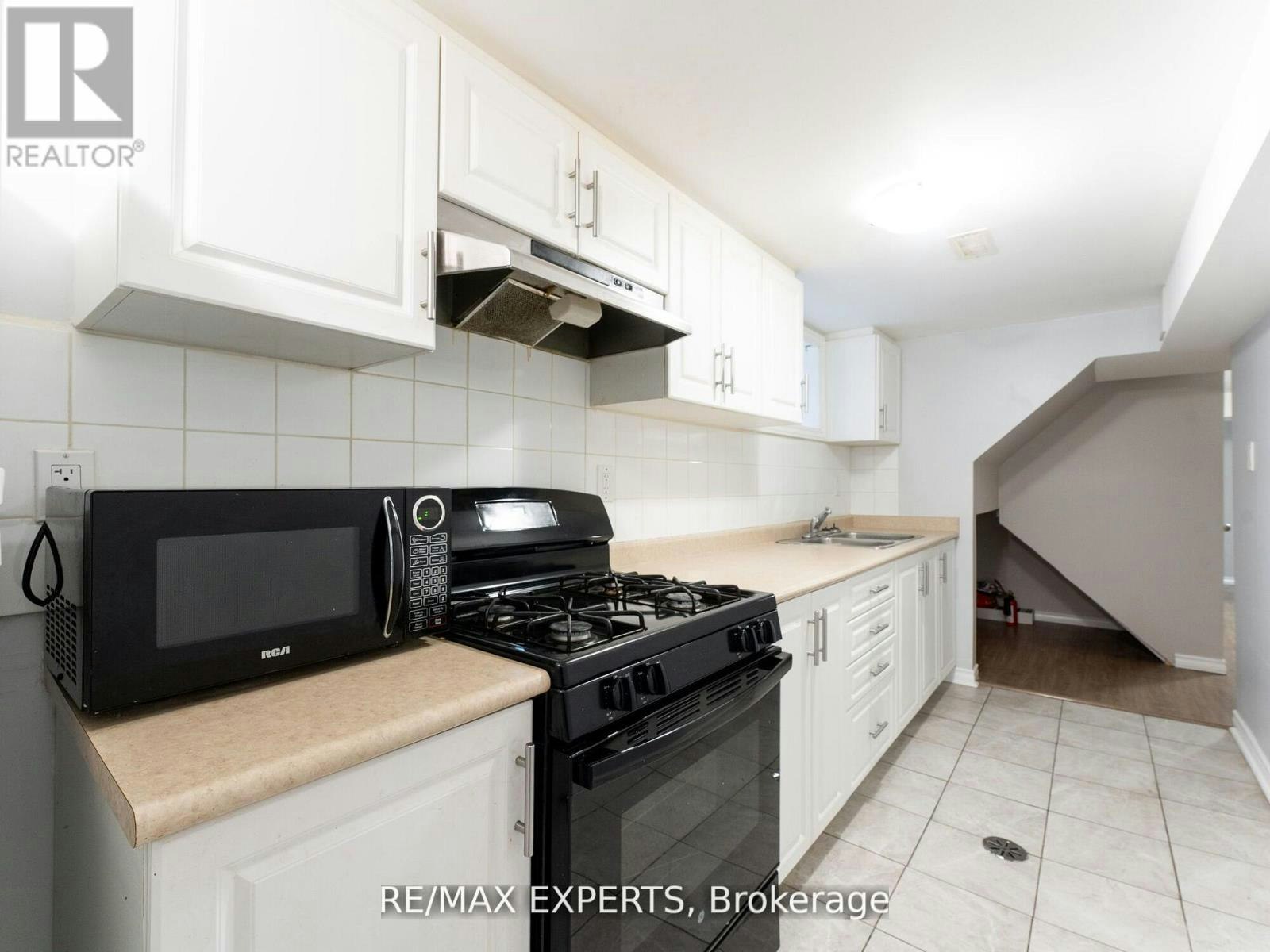LOWER-32 Twenty Fourth Street, Toronto, ON, M8V 3N6 - 7