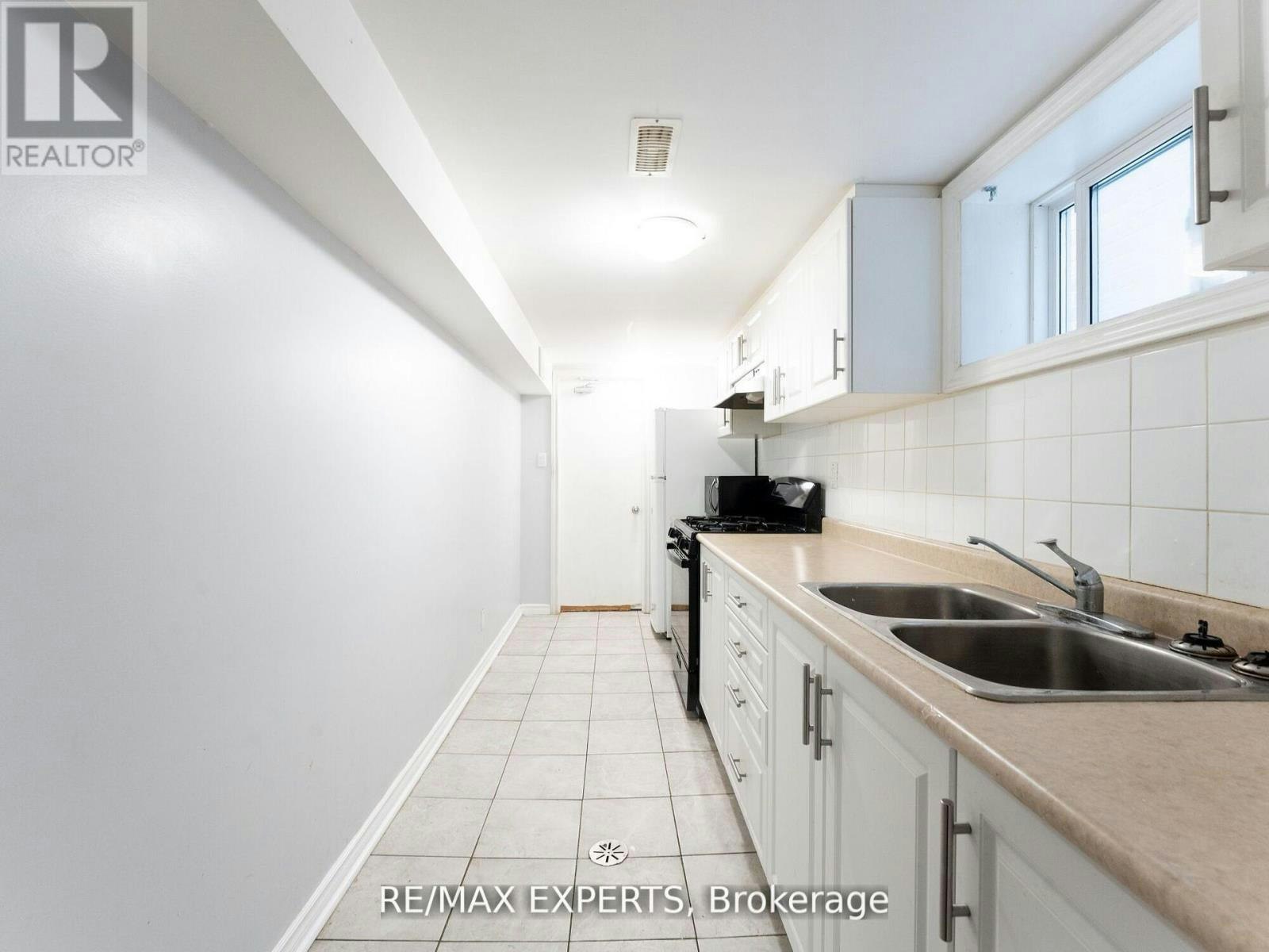 LOWER-32 Twenty Fourth Street, Toronto, ON, M8V 3N6 - 6