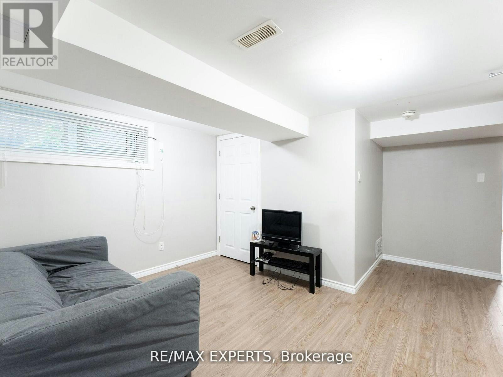 LOWER-32 Twenty Fourth Street, Toronto, ON, M8V 3N6 - 3