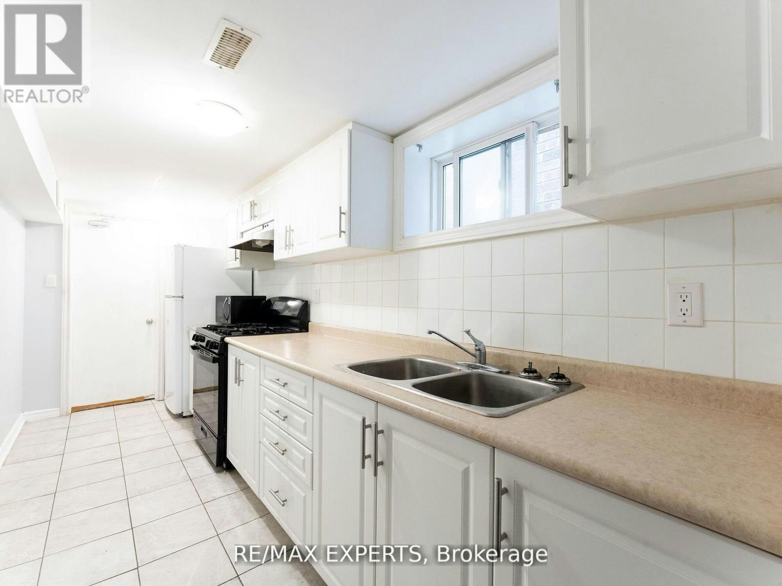 LOWER-32 Twenty Fourth Street, Toronto, ON, M8V 3N6 - 2