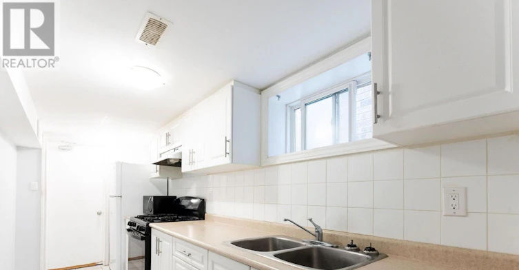 LOWER-32 Twenty Fourth Street, Toronto, ON, M8V 3N6 - 2