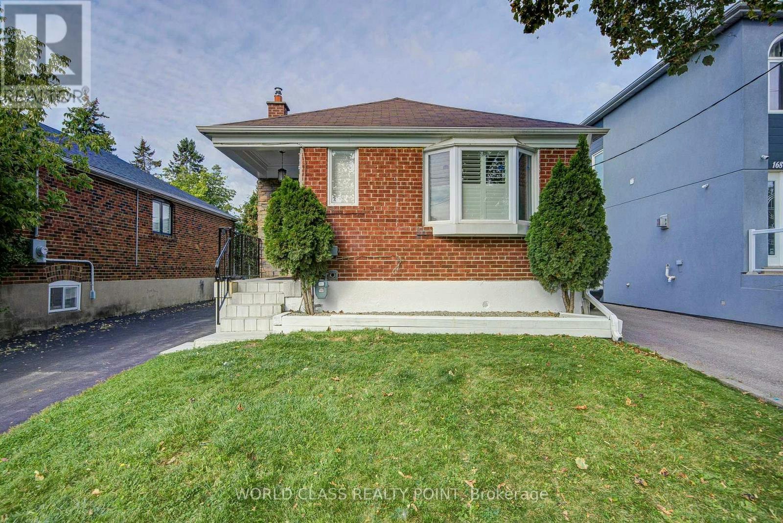 166 Westview Boulevard, Toronto, ON, M4B 3J3