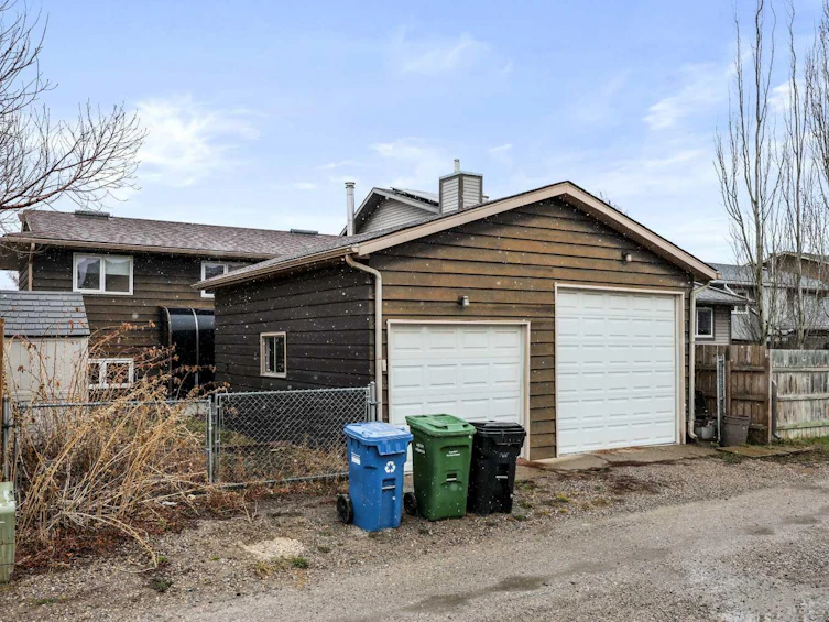 35 Mchugh Road NE, Calgary, AB, T2E 7V2 - 36