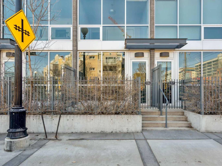 116-235 9a Street NW, Calgary, AB, T2N 4H7 - 3