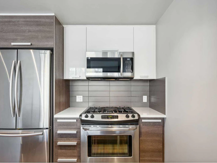 116-235 9a Street NW, Calgary, AB, T2N 4H7 - 9