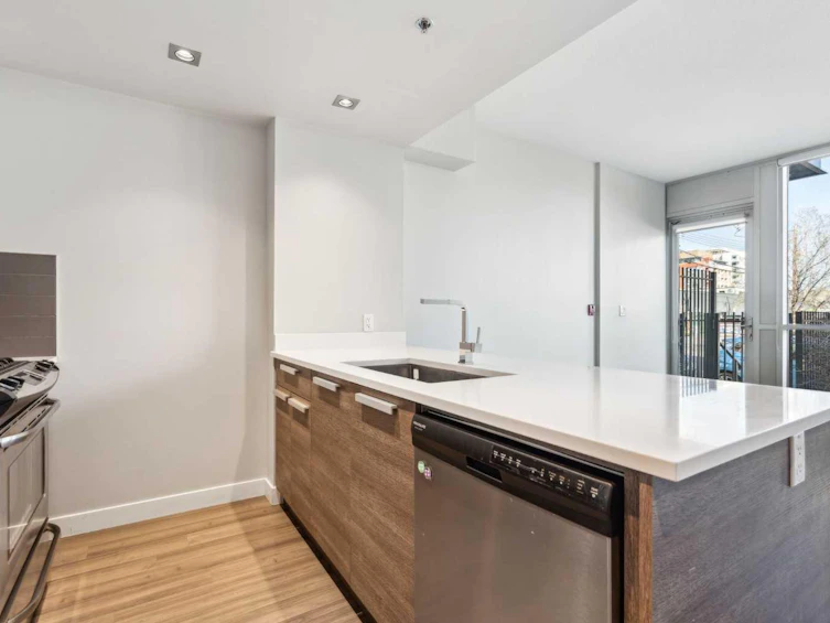 116-235 9a Street NW, Calgary, AB, T2N 4H7 - 10