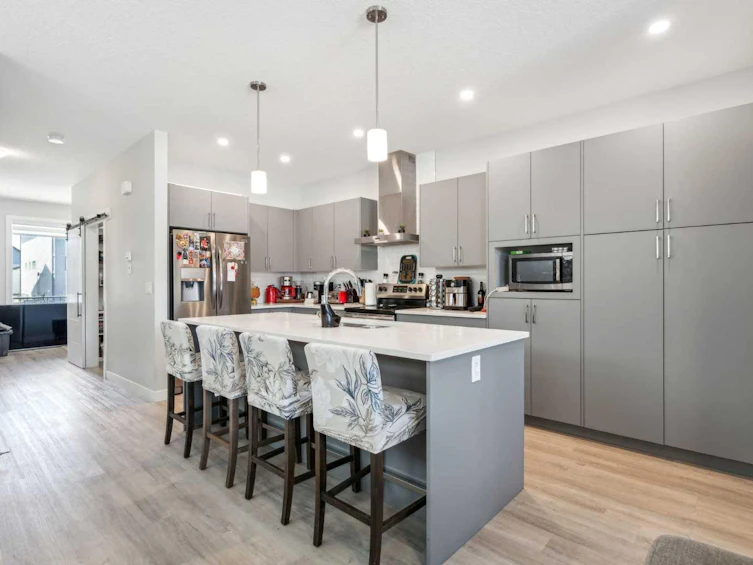 528 South Point Place SW, Airdrie, AB, T4B 5H9 - 4