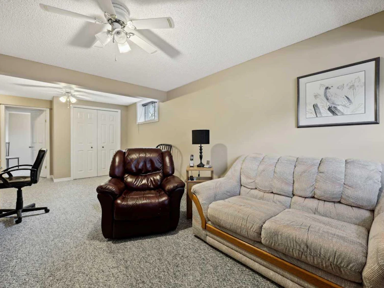 75 Hawkfield Crescent NW, Calgary, AB, T3G 1Z4 - 33