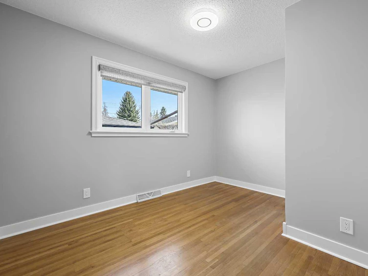 2042 33 Street SE, Calgary, AB, T2B 0T9 - 18