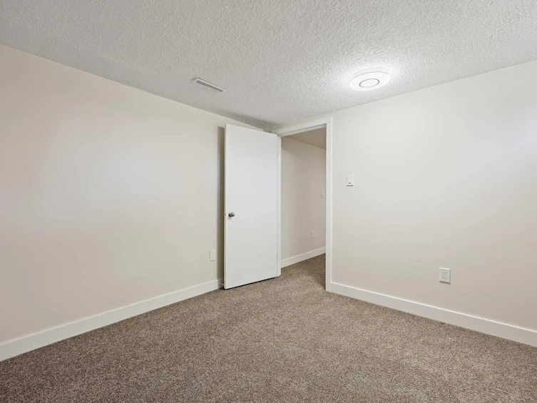 2042 33 Street SE, Calgary, AB, T2B 0T9 - 29