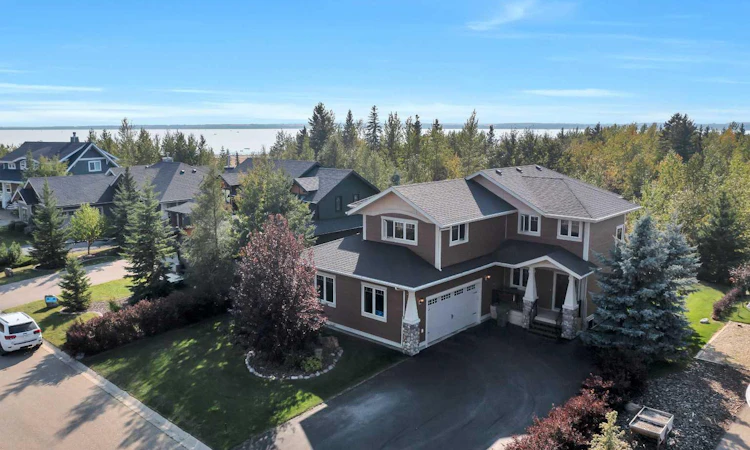 524 Summer Crescent