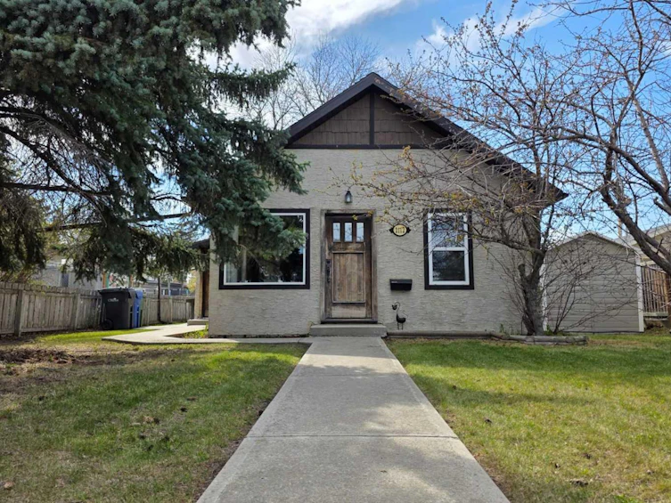 2112 17 Street, Coaldale, AB, T1M 1G1