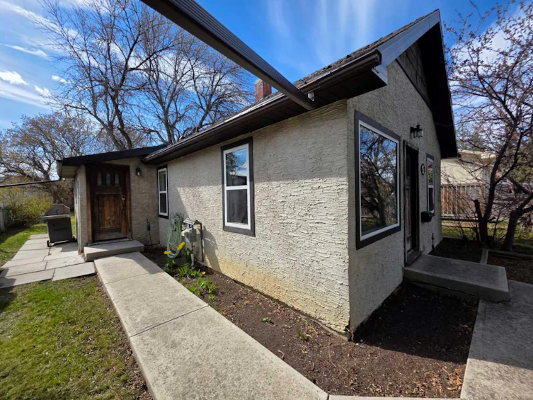 2112 17 Street, Coaldale, AB, T1M 1G1 - 2