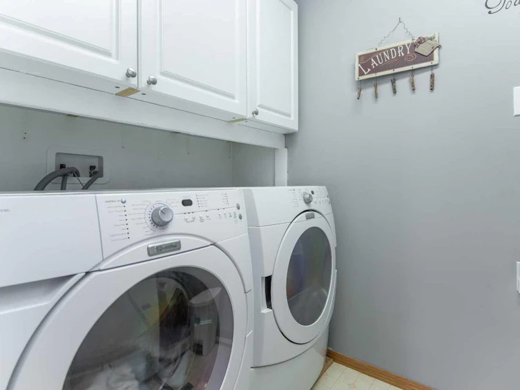 32 Dale Close, Red Deer, AB, T4R 2L5 - 16