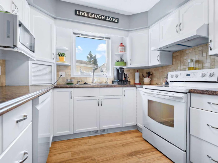 32 Dale Close, Red Deer, AB, T4R 2L5 - 12
