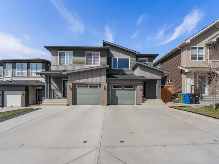 133 Carringvue Park NW, Calgary, AB, T3P 1L1 - 2