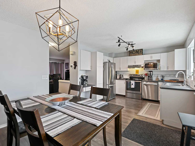 27 Martin Crossing Close NE, Calgary, AB, T3J 3R5 - 11