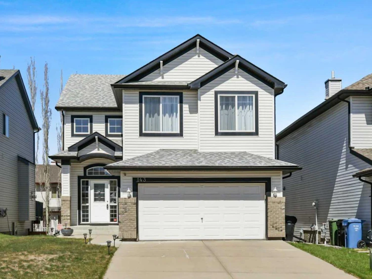 143 Everhollow Way SW, Calgary, AB, T2Y 4R7
